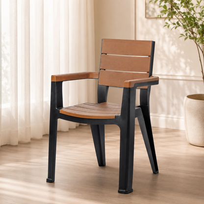 Silla madeira con brazos tabaco